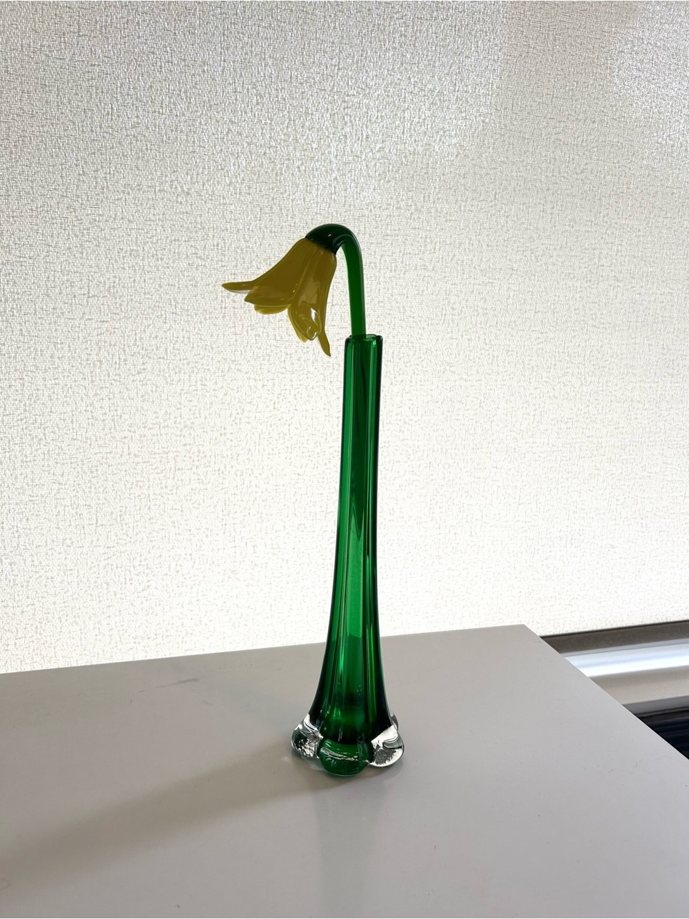 Murano-style Vintage Hand-blown Art Glass Calla Lily or Tulip Soliflore Vase